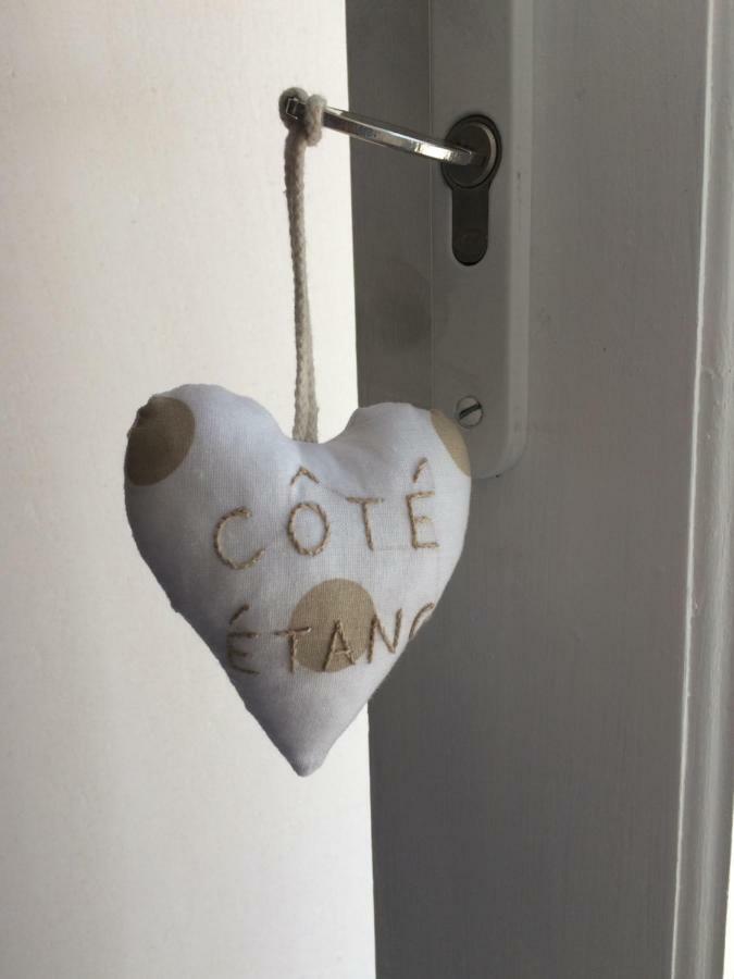 Le Petit Monty Gite Cote Etang Saint-Malo-du-Bois Exteriör bild