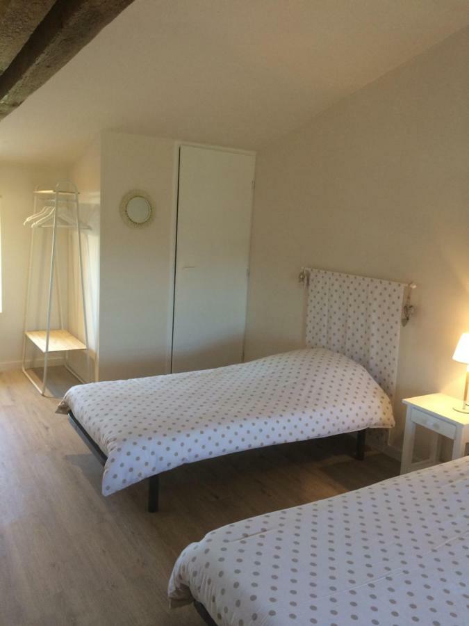 Le Petit Monty Gite Cote Etang Saint-Malo-du-Bois Exteriör bild